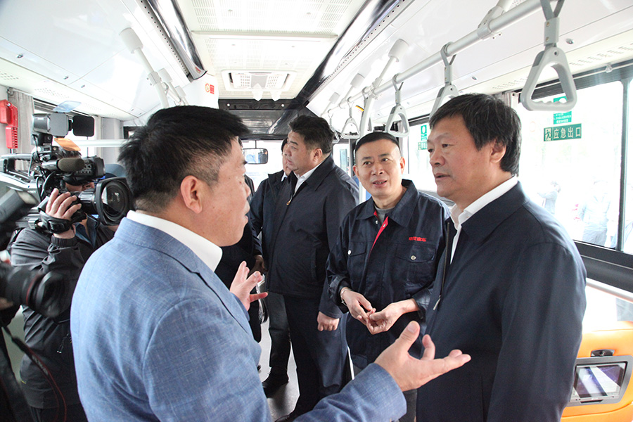 2021年10月19日吉林梅河口政府考察团调研参观申龙汽车