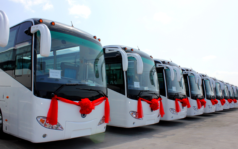 2011年9月，300辆客车交付泰国OA公司，也使上海申龙向泰国出口客车的累计数量达到2500辆之多。